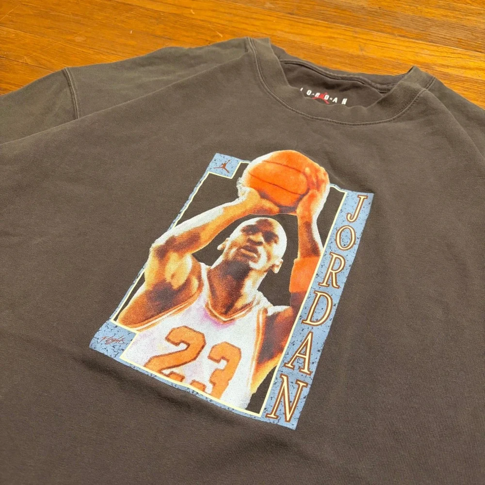 Jordan Mens Oversized Fit Michael Jordan Graphic T-Shirt Brown Medium